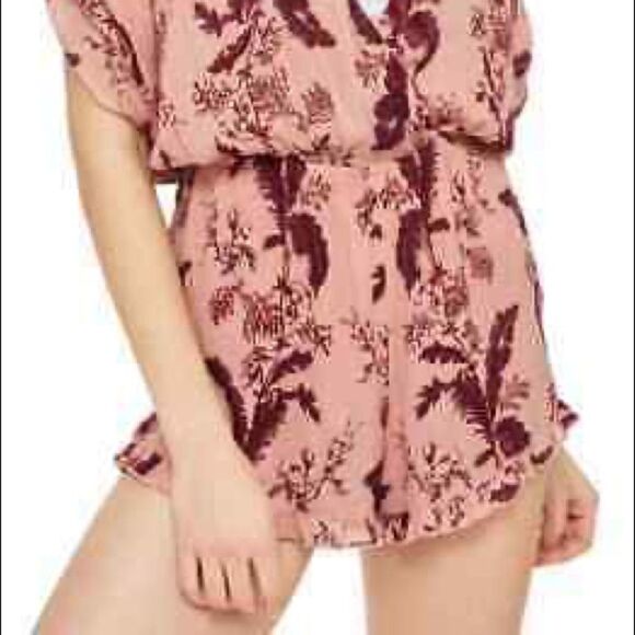 Topshop Pink Floral Flowy Romper - Picture 2 of 10